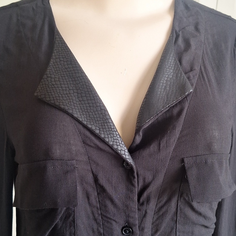 3/$20 Express Women's Black Button-Up Top 100% Viscose, Size XS - Picture 4 of 10